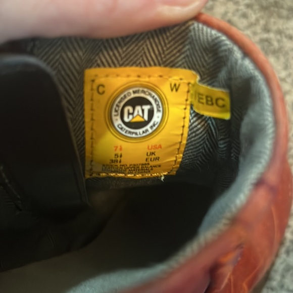 Caterpillar CAT Rustic Buckle Zip Up Bootie - Size 8, Red - Picture 5 of 6